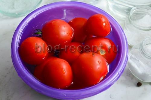 Зеленые помидоры с морковной ботвой на зиму рецепты. Список ингредиентов