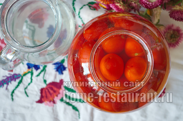 соленые помидоры на зиму в банках фото_4