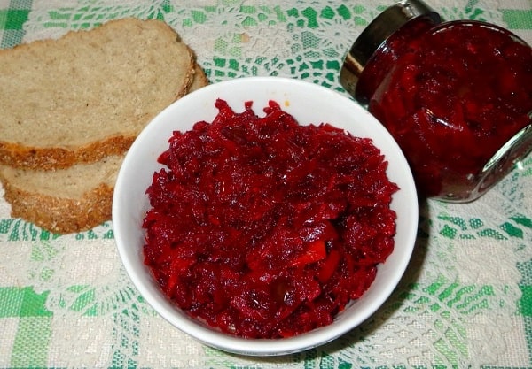 borshchevaya-zapravka-s-morkovyu-svekloj-i-pomidorami