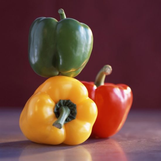 Красный, зелёный и жёлтый болгарский перец